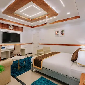 Hotel Excellency Airport